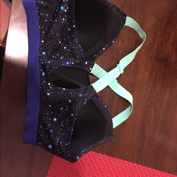 Galaxy print lightweight sports bra VS SPORT SOLD - Picture 2 of 4